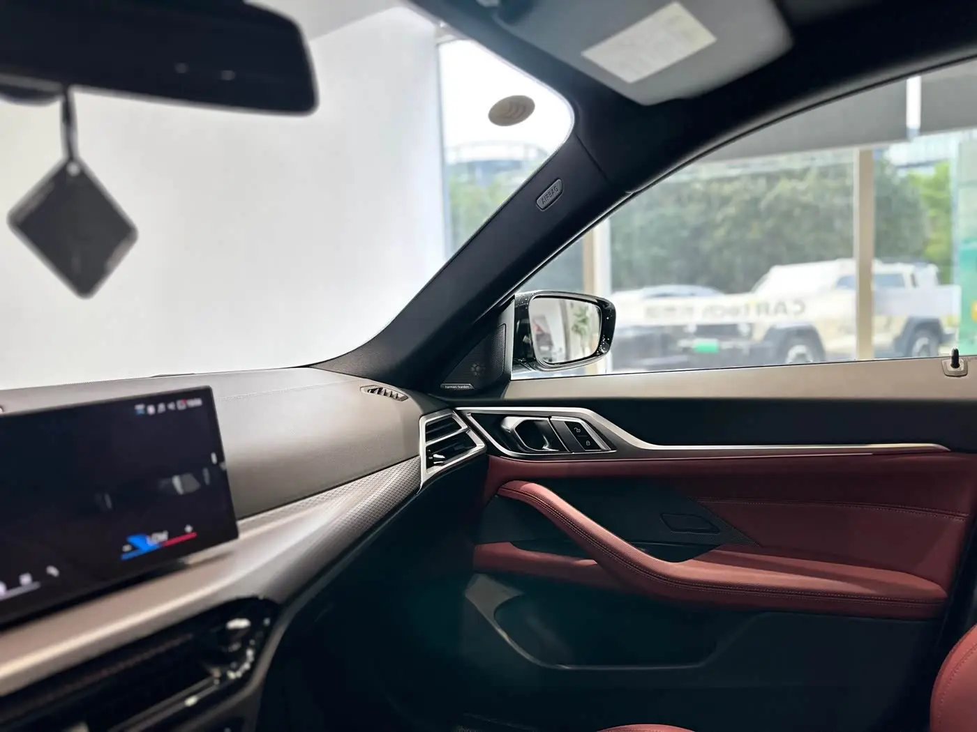 BMW 4 Series 2025 — Фото 9/20