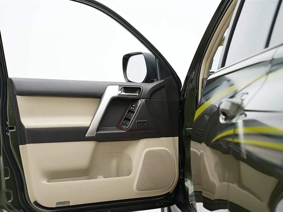 Toyota Prado 2011 — Photo 15/20