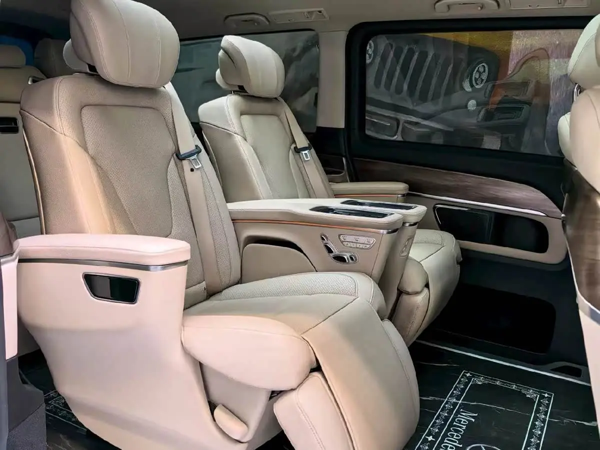 Mercedes-Benz V-Class 2022 — Фото 9/9