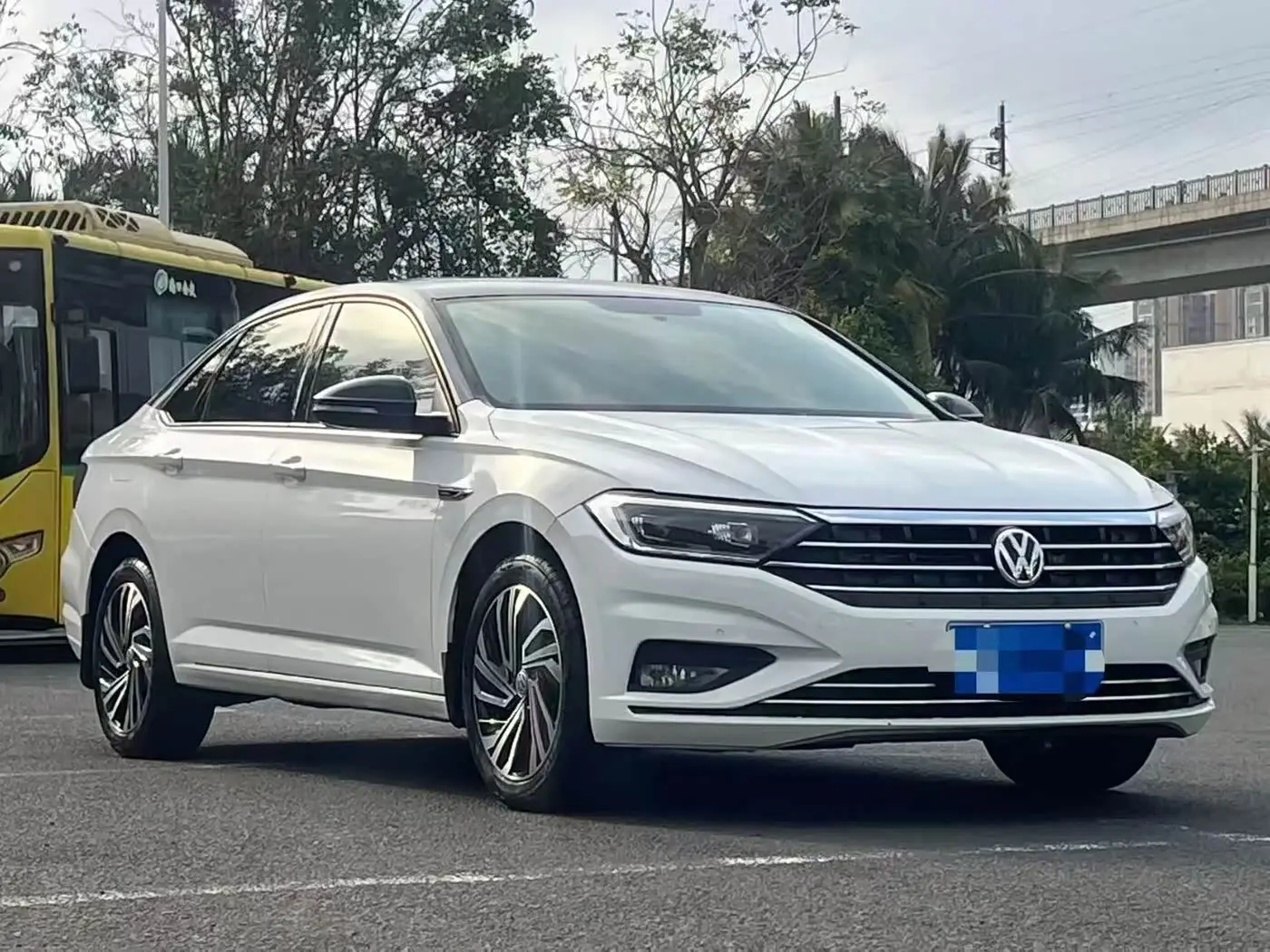 Volkswagen Sagitar 2022 — Photo 3/9