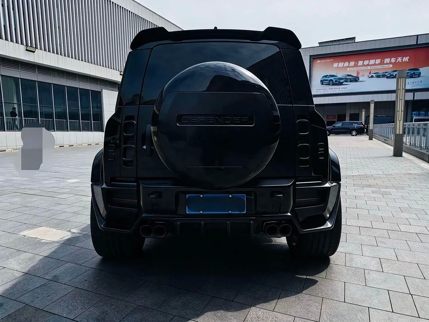 Land Rover Defender 2023 — Фото 12/13