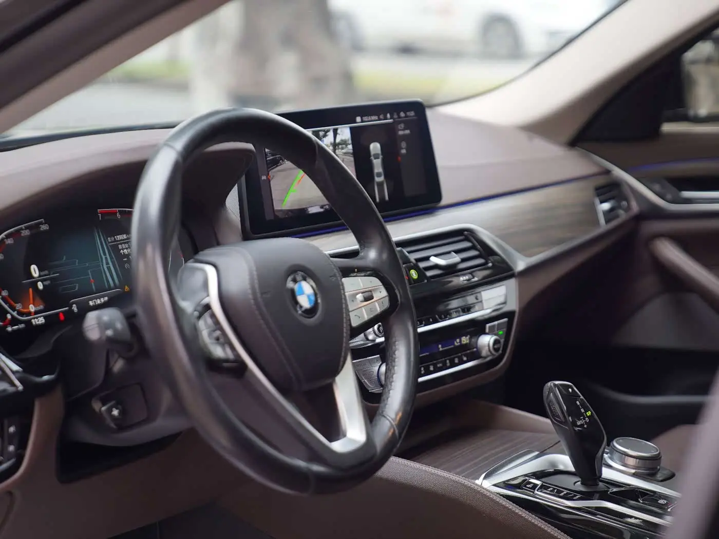 BMW 5 Series 2020 — Фото 12/18