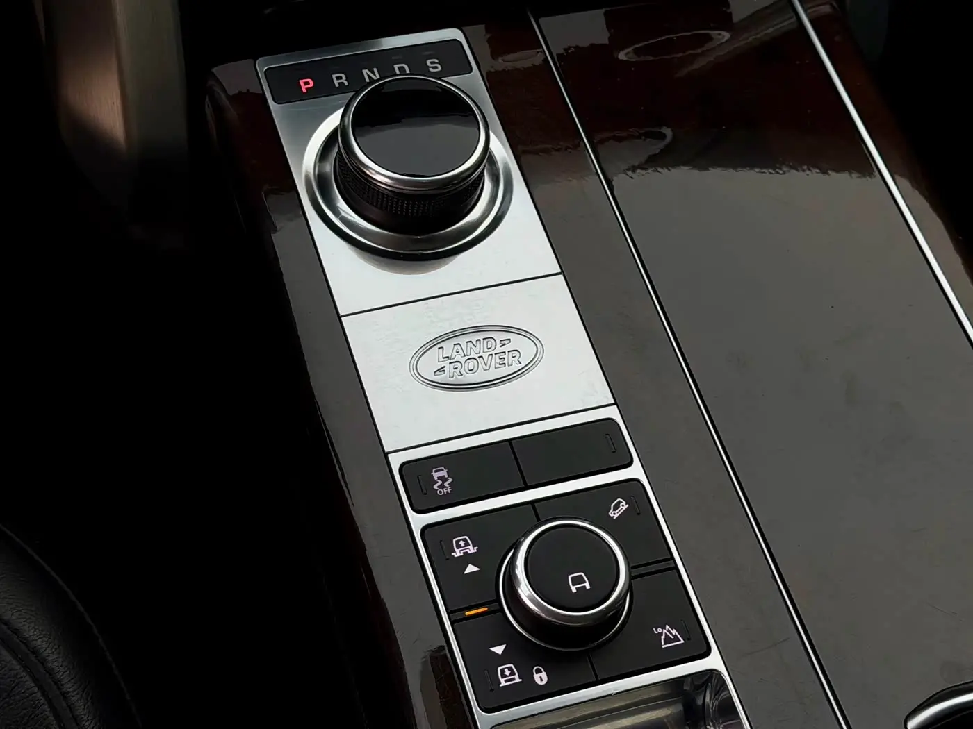 Land Rover Range Rover 2020 — Photo 13/15