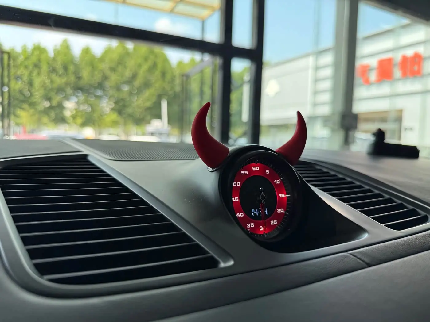 Porsche Cayenne 2018 — Şəkil 19/20