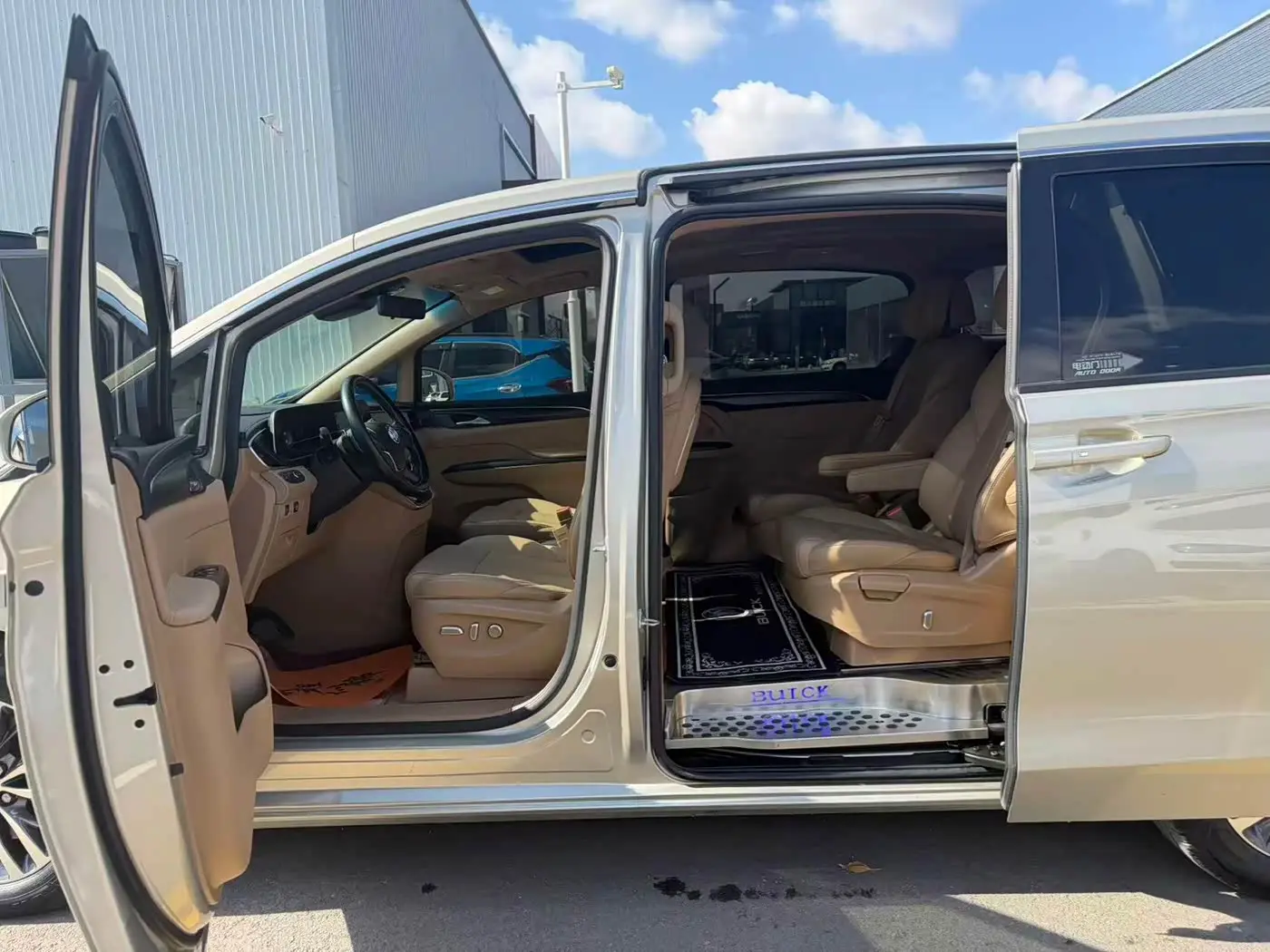 Buick GL8 2021 — Фото 7/9
