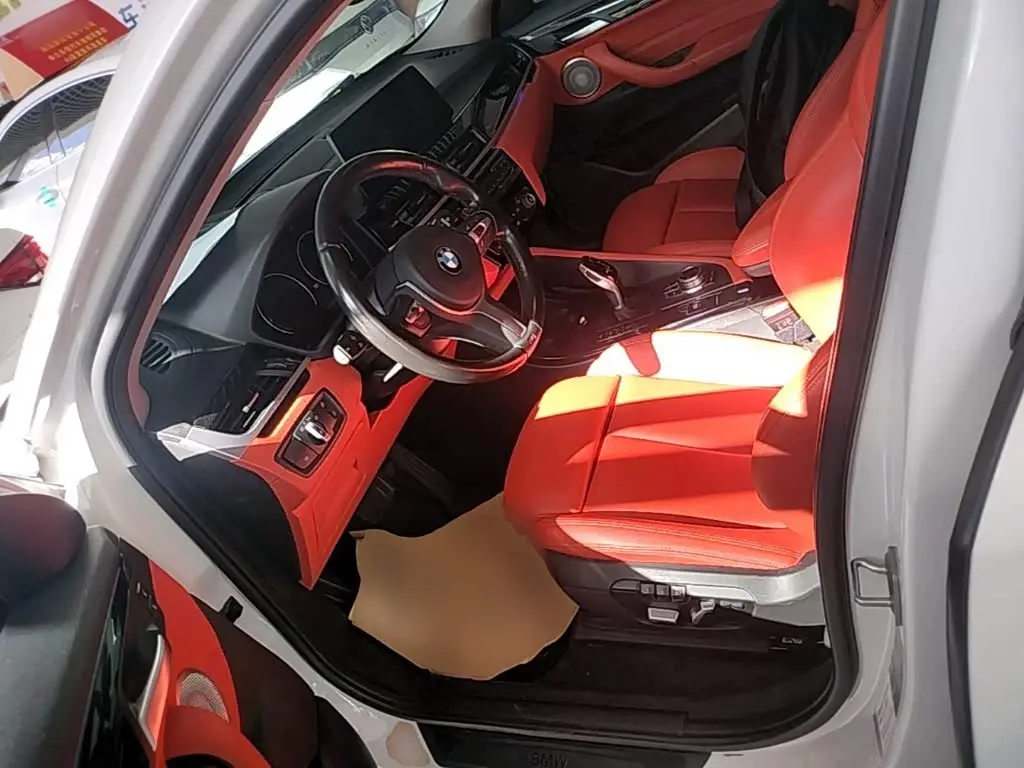 BMW X2 2022 — Фото 14/19