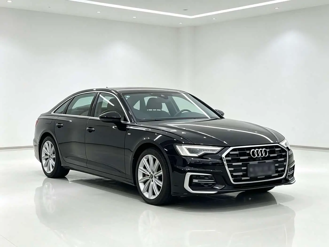 Audi A6L 2024 — Фото 3/10