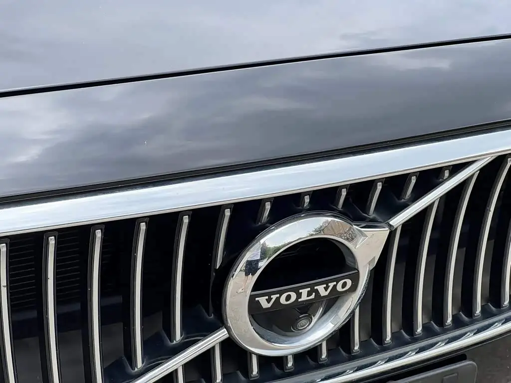Volvo S90 Plug-in Hybrid 2019 — Photo 4/20