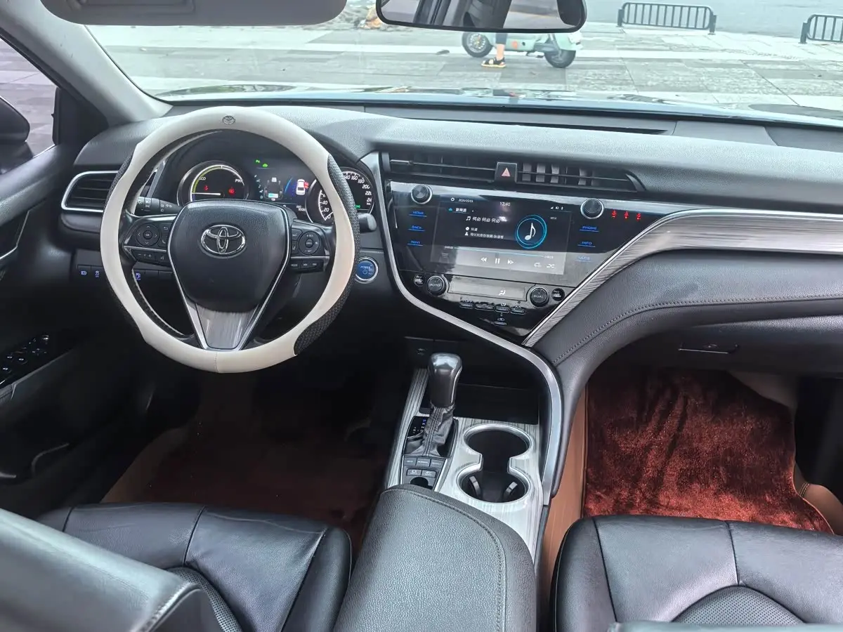 Toyota Camry 2020 — Şəkil 13/14