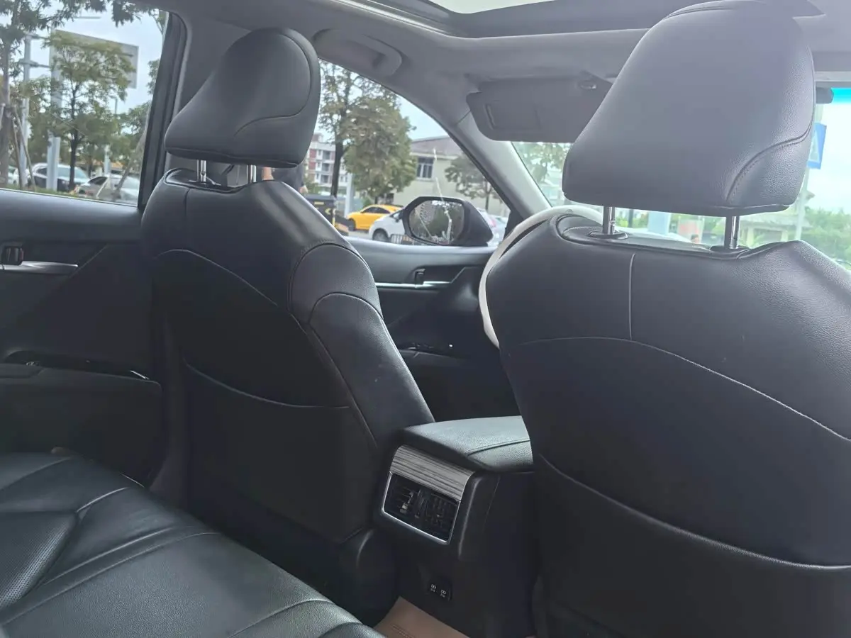 Toyota Camry 2020 — Şəkil 11/14