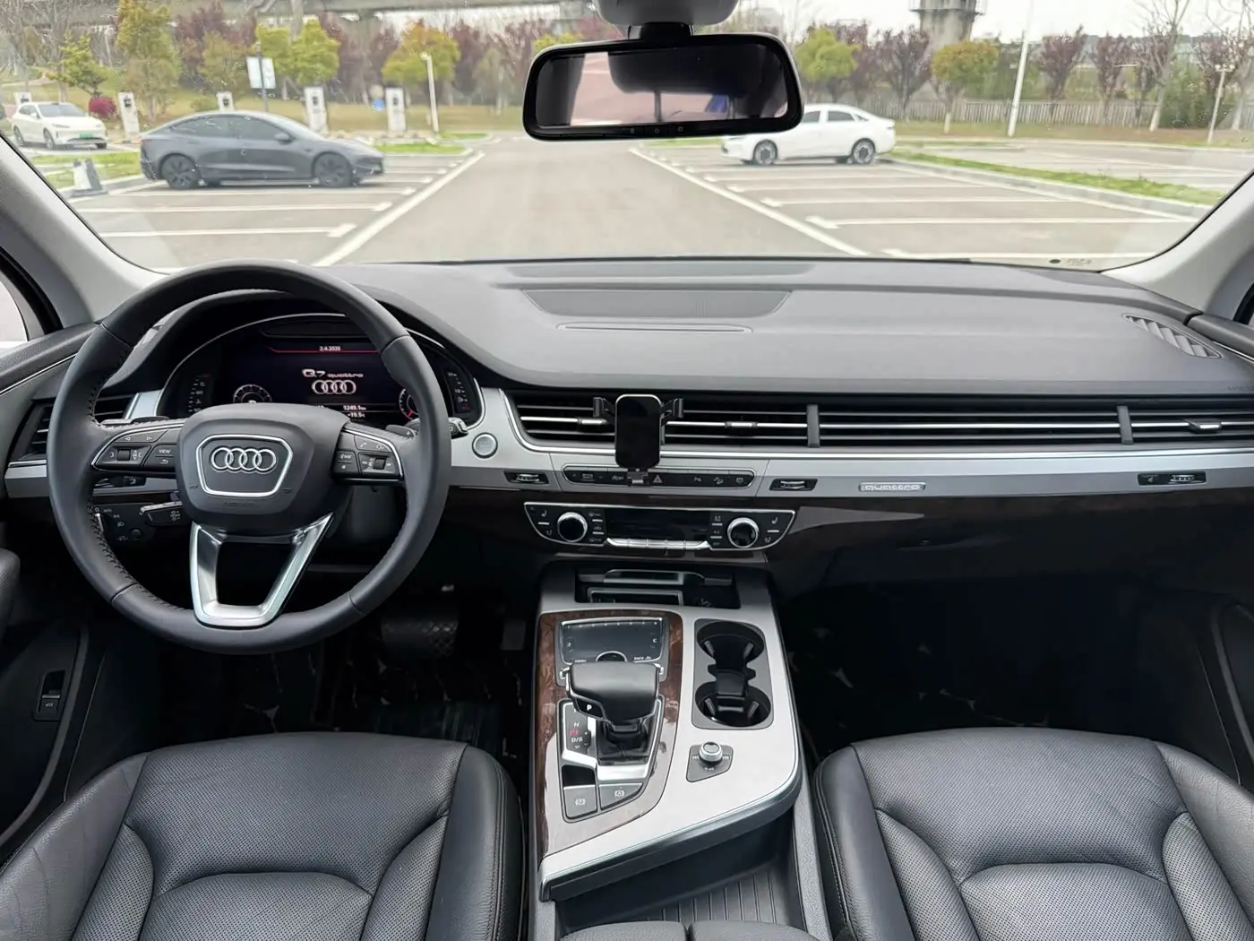 Audi Q7 2018 — Фото 9/10