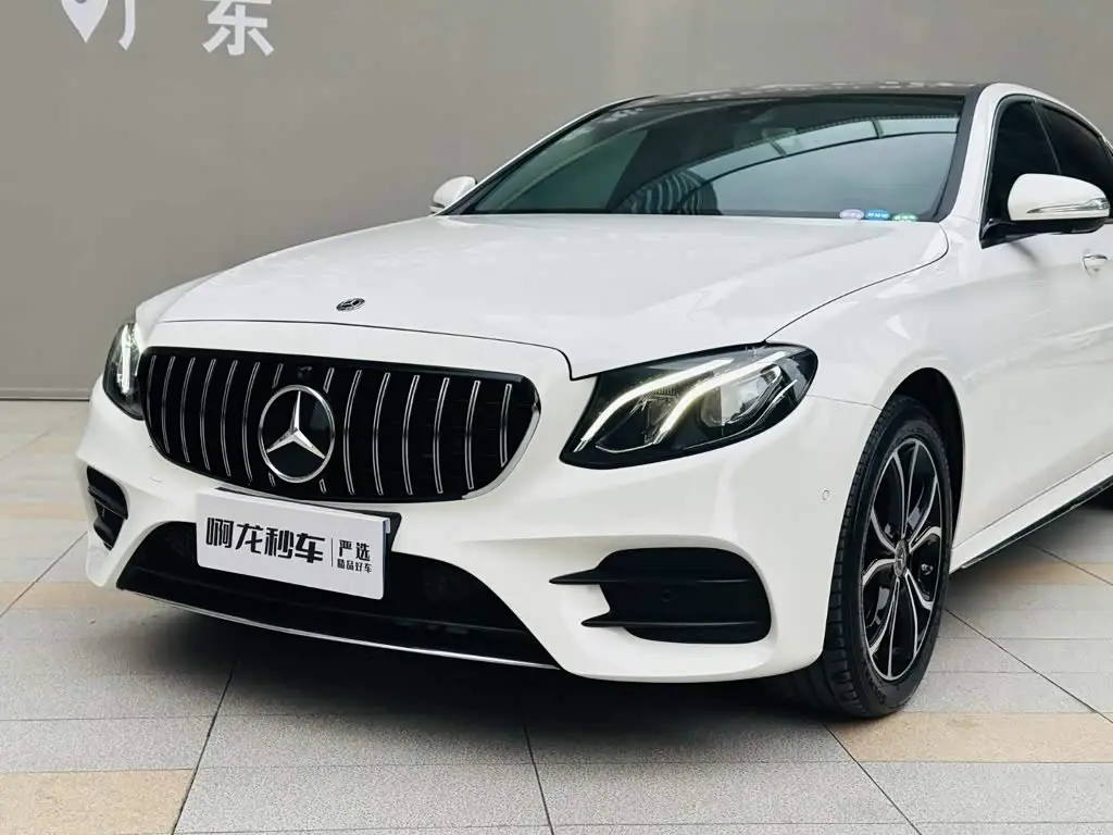 Mercedes-Benz E-Class 2020 — Photo 18/20