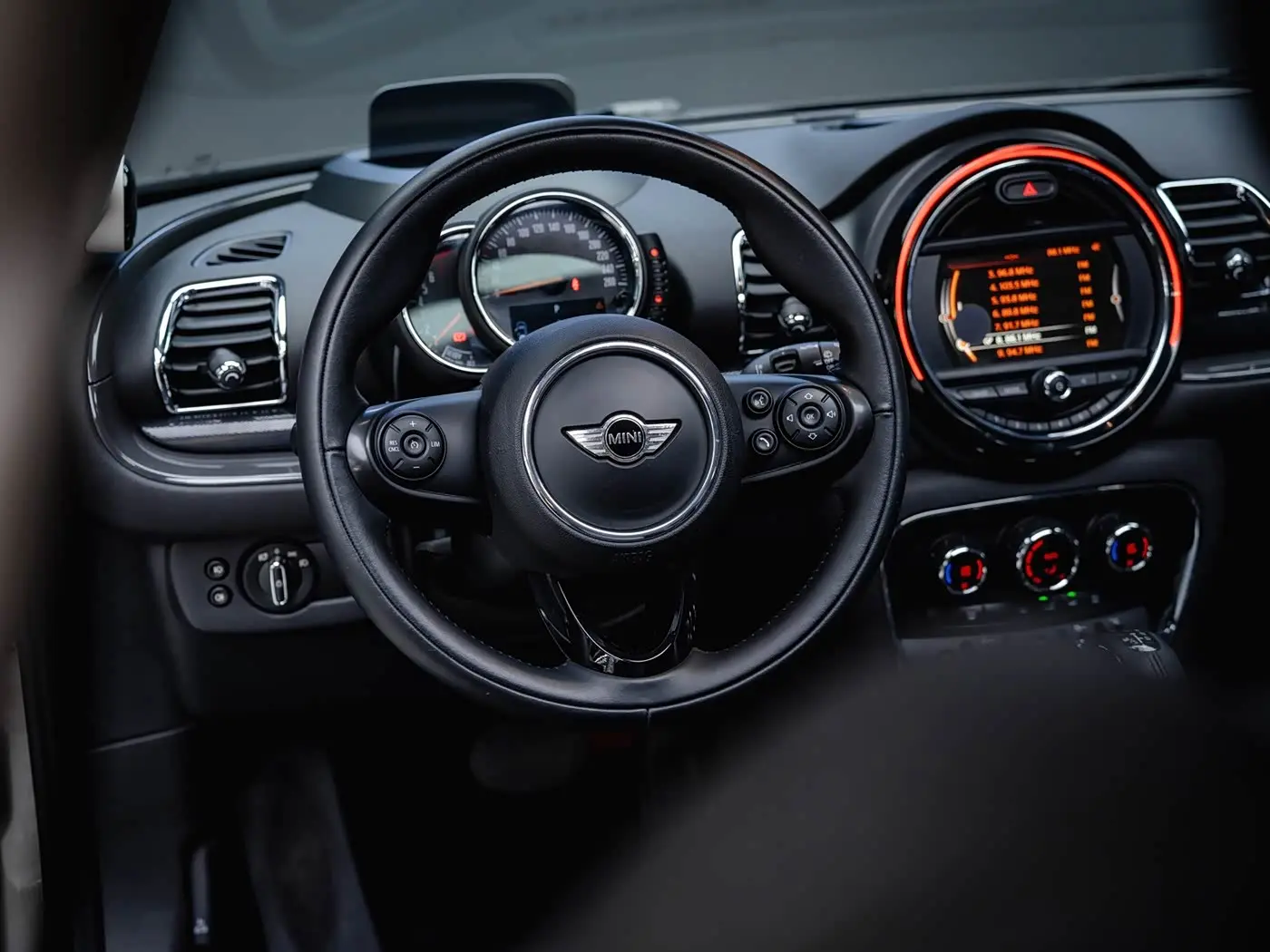 MINI CLUBMAN 2017 — Фото 11/20
