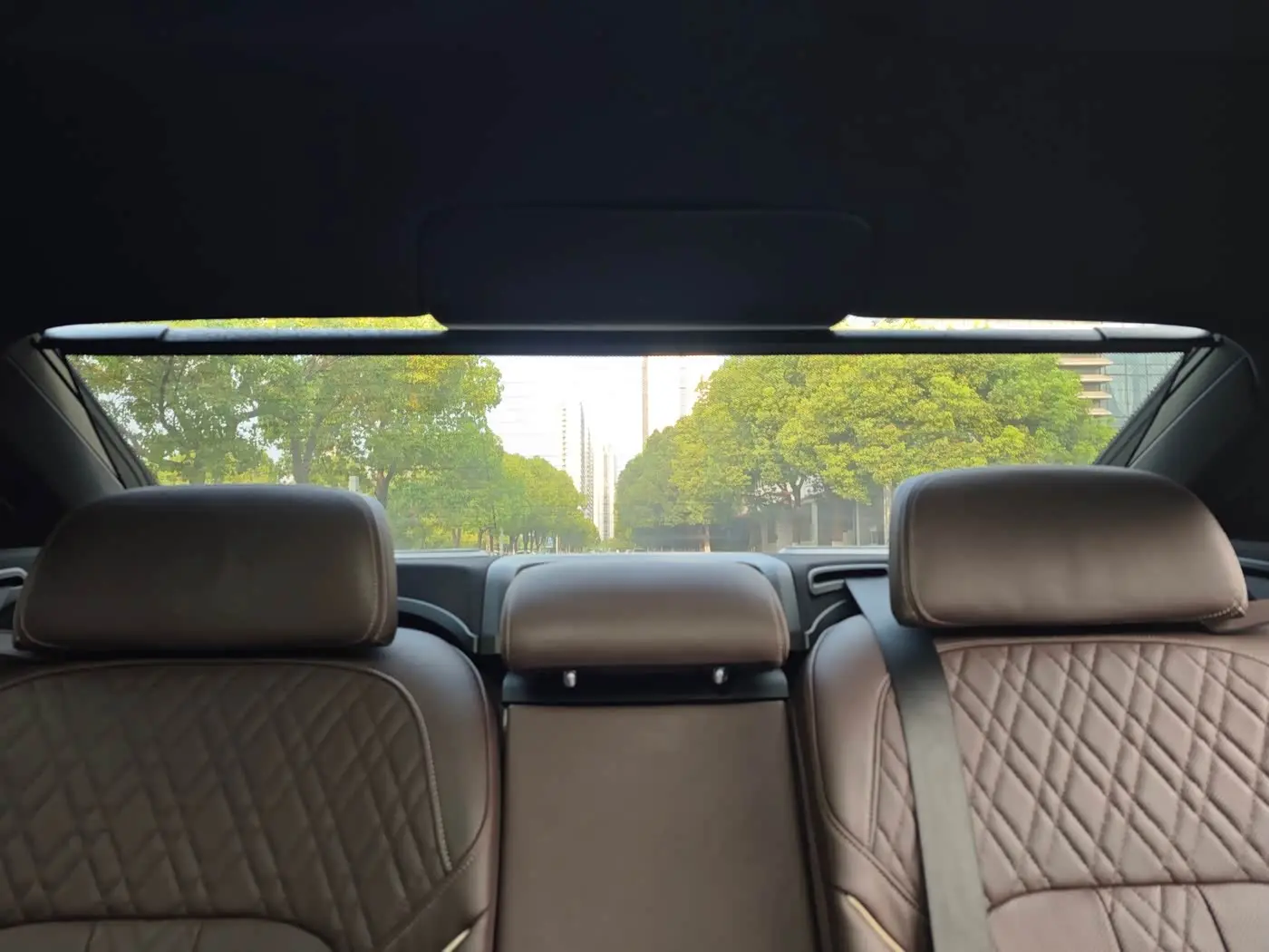 BMW 7 Series 2018 — Photo 17/20