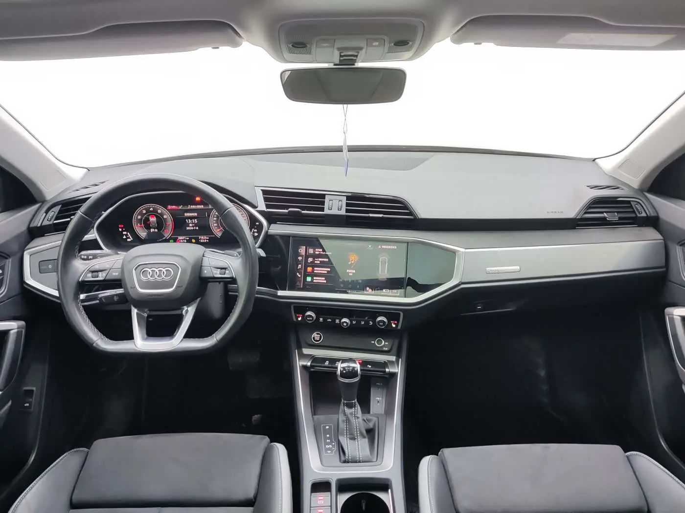 Audi Q3 2023 — Photo 8/17