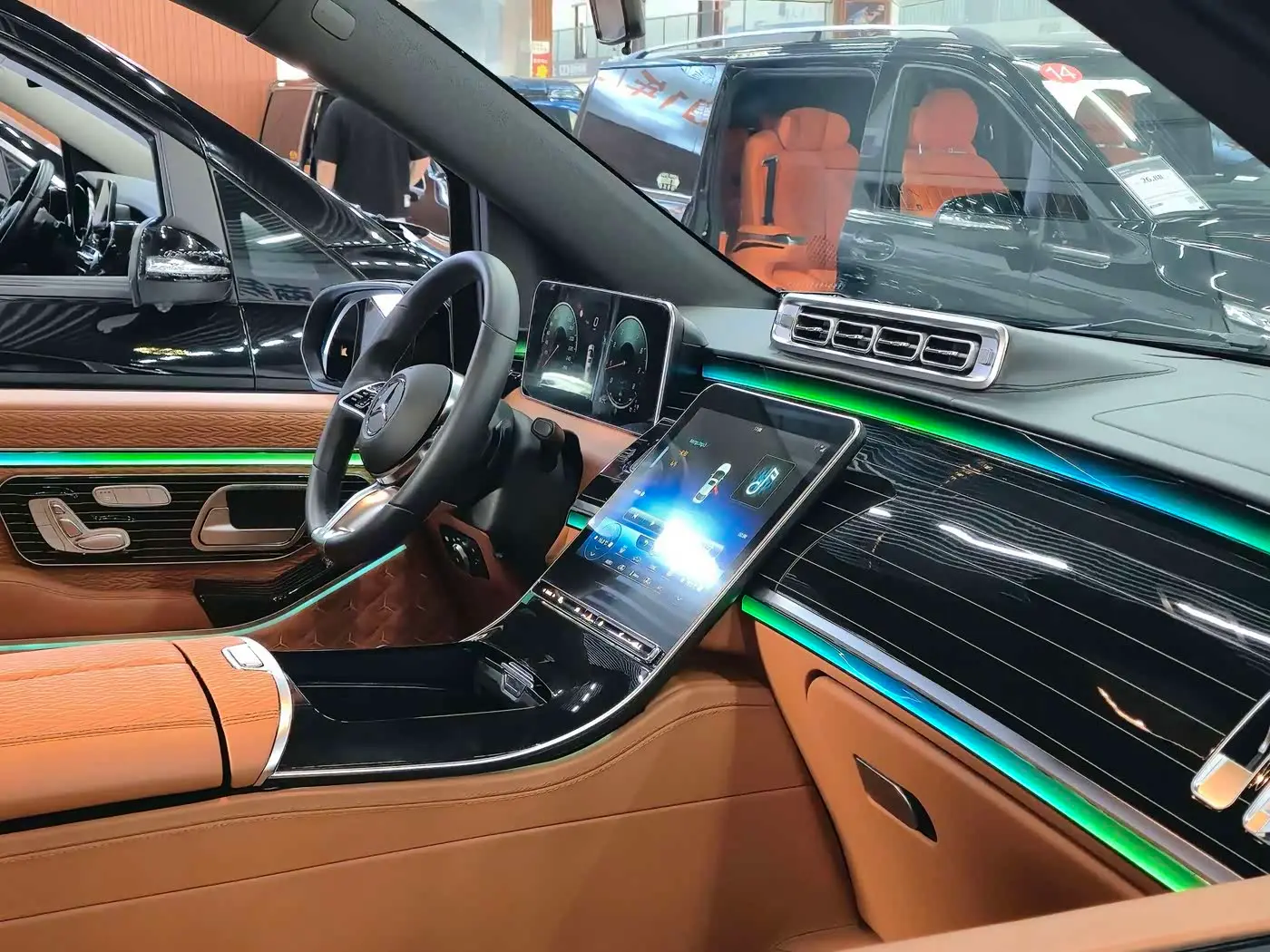 Mercedes-Benz Vito 2025 — Photo 7/20