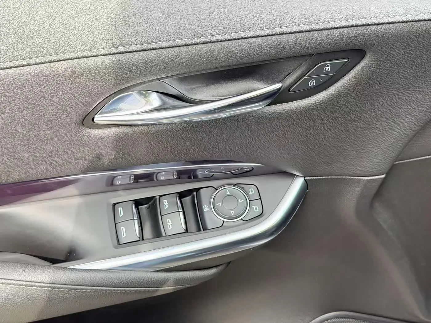 Cadillac XT4 2020 — Фото 18/19