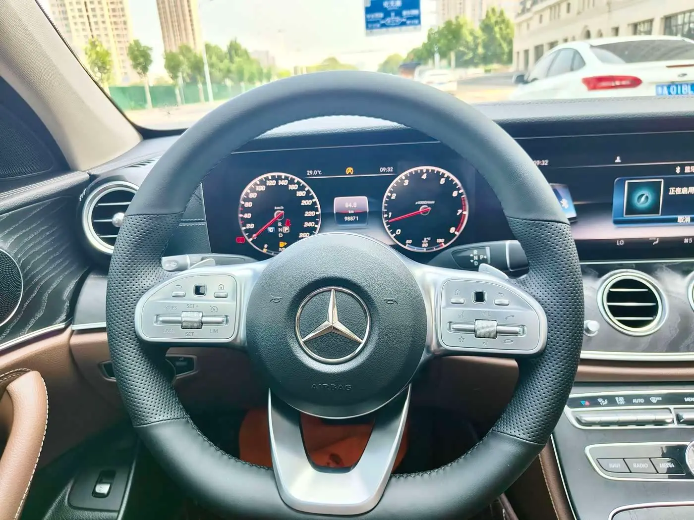 Mercedes-Benz E-Class 2018 — Фото 9/19