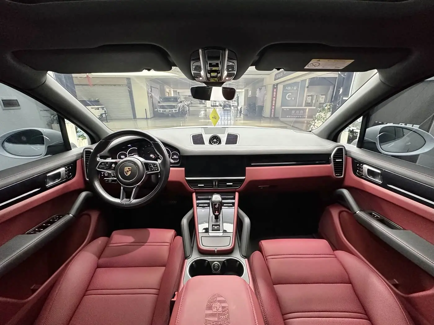 Porsche Cayenne 2020 — Фото 10/20
