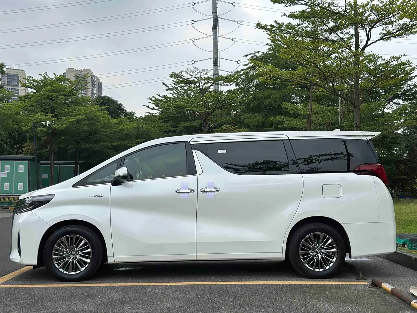 Toyota Alphard 2020 — Photo 7/20