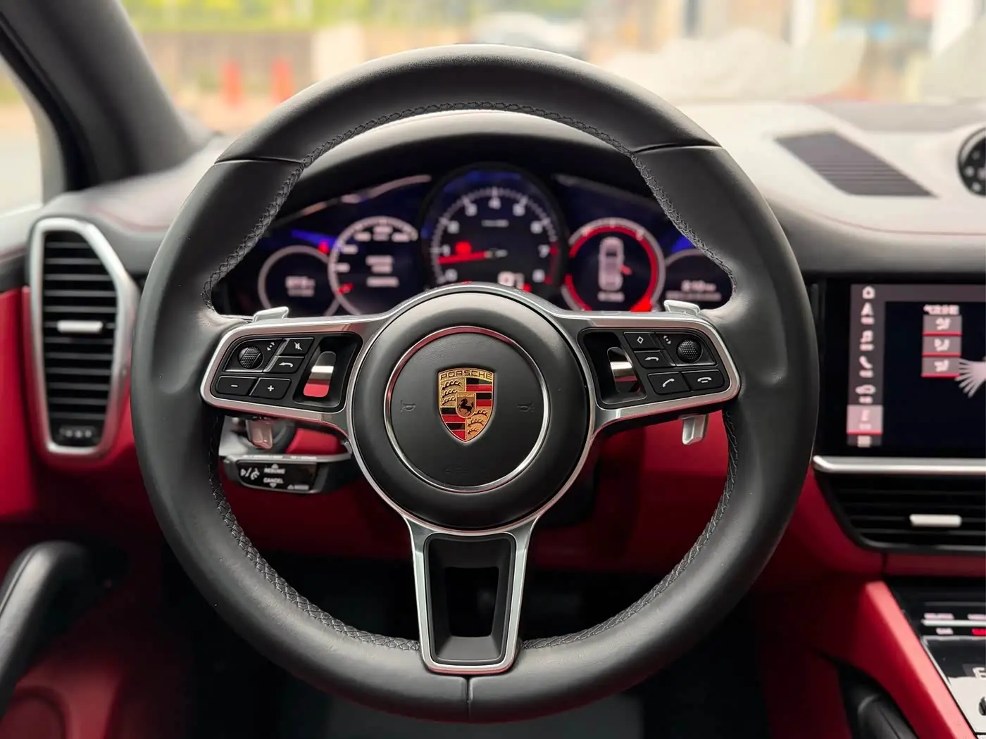 Porsche Cayenne 2021 — Фото 13/20
