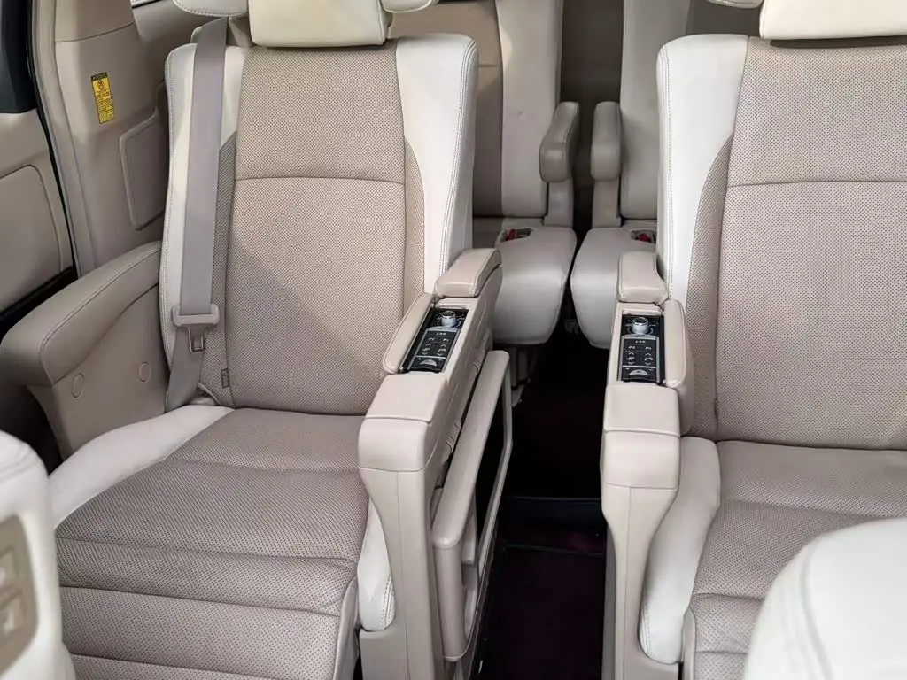 Toyota Alphard 2014 — Photo 13/18