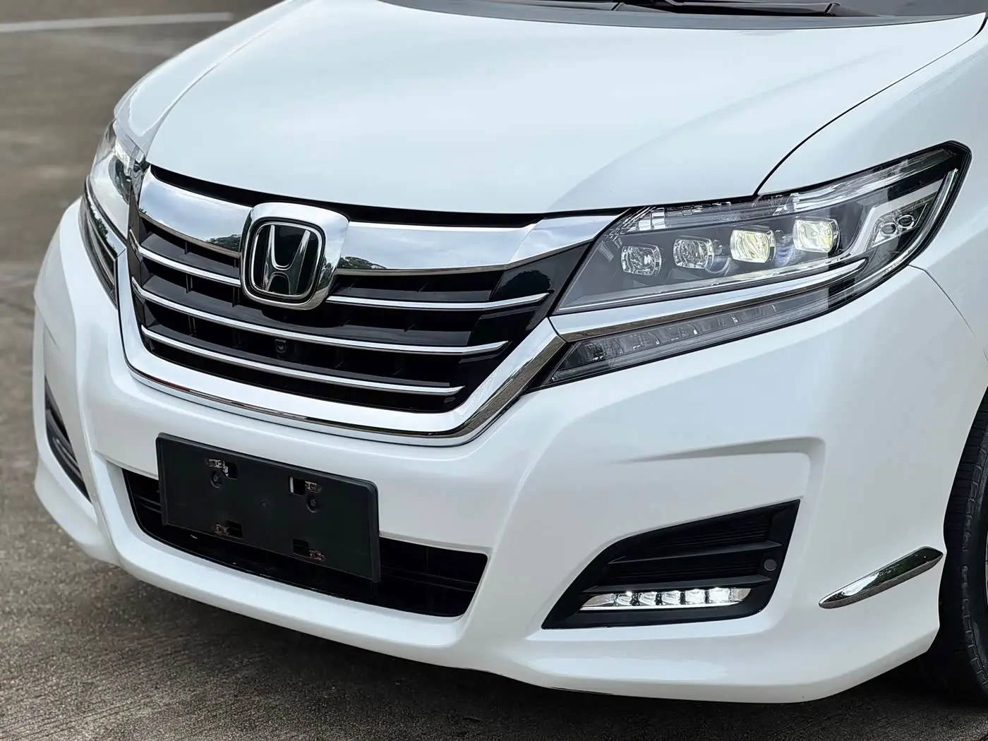 Honda Elysion 2017 — Photo 9/20