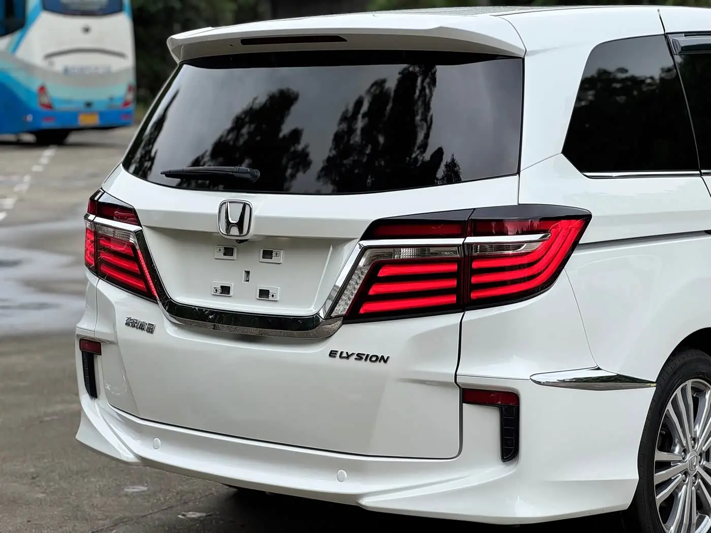 Honda Elysion 2017 — Photo 20/20