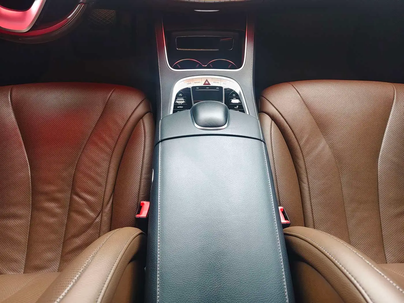 Mercedes-Benz S-Class 2019 — Photo 7/17