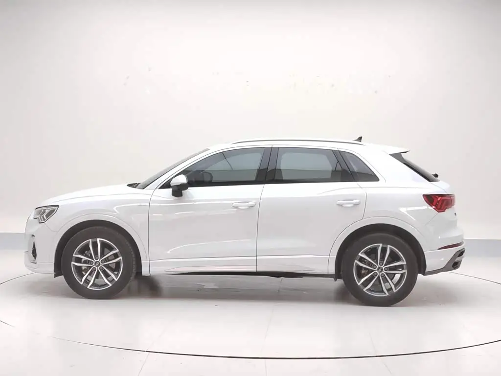 Audi Q3 2023 — Фото 2/11
