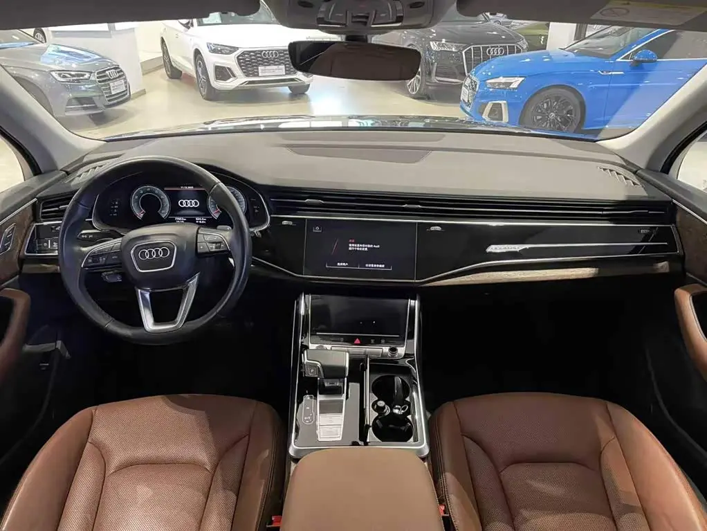 Audi Q7 2021 — Photo 7/9