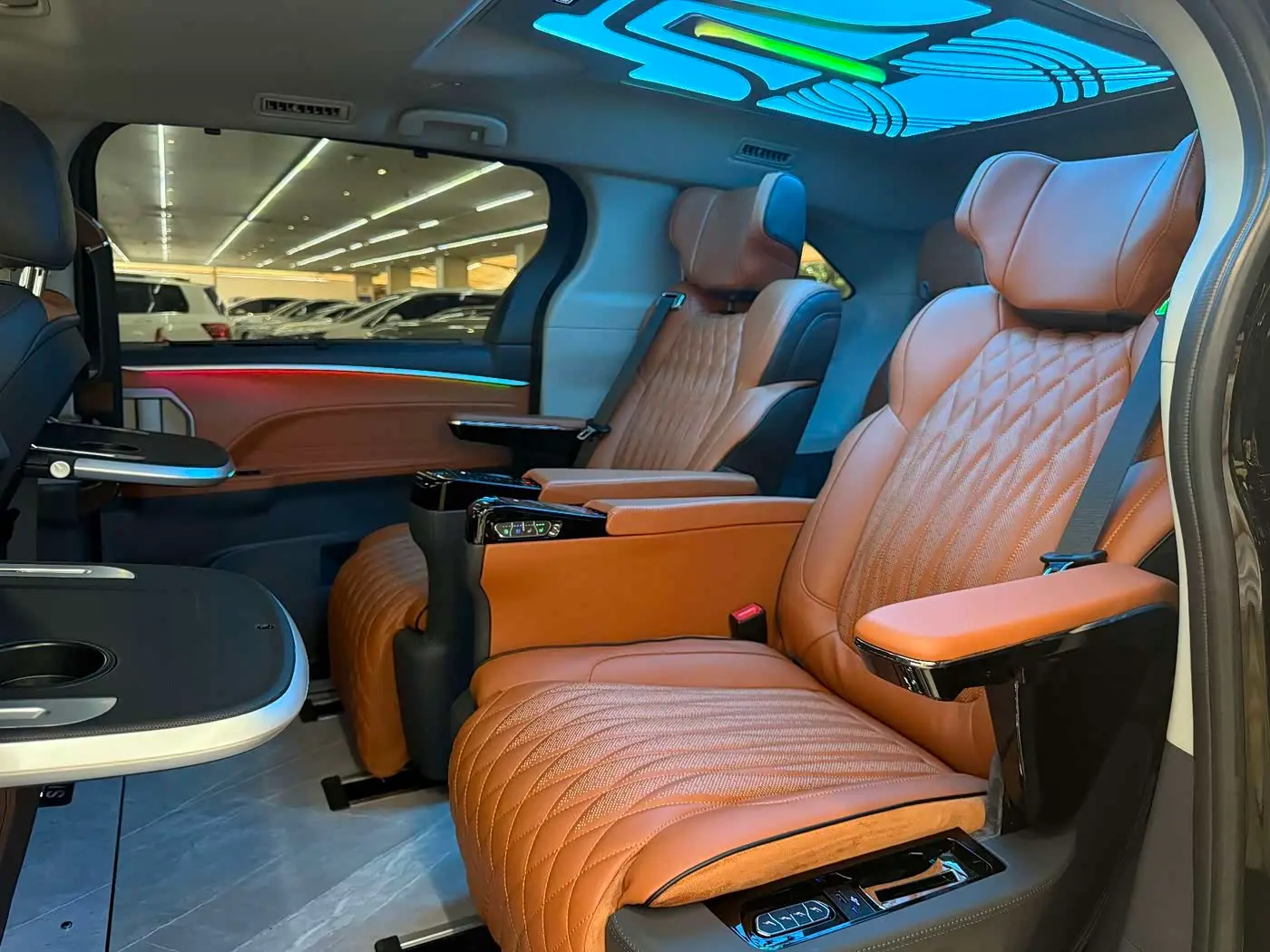 Toyota Sienna 2025 — Photo 6/20