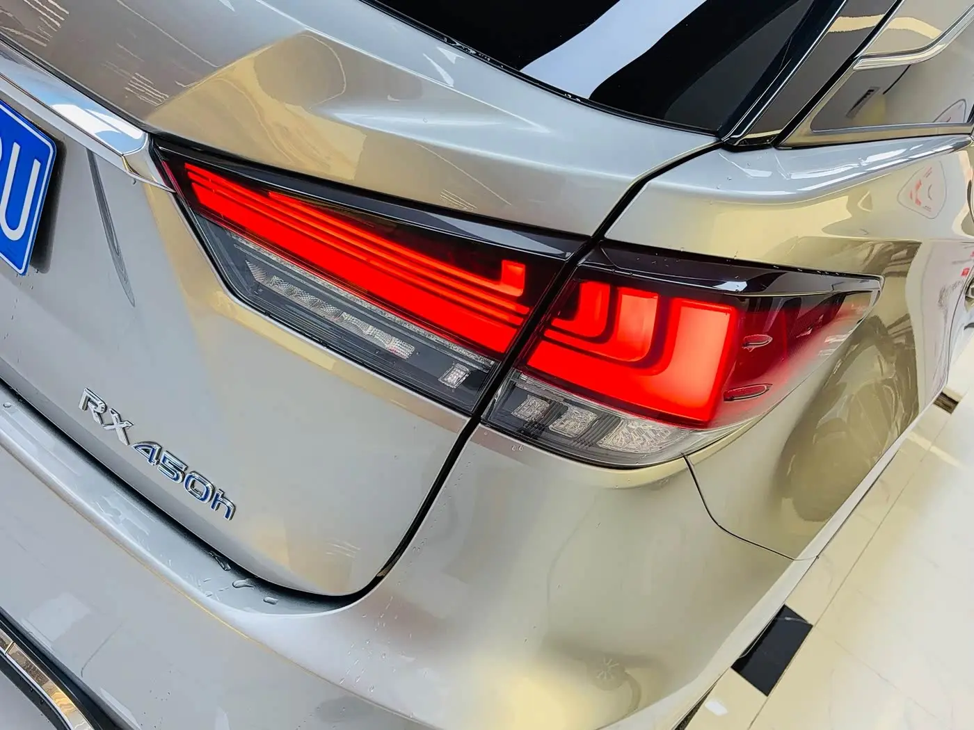 Lexus RX 2019 — Photo 19/20