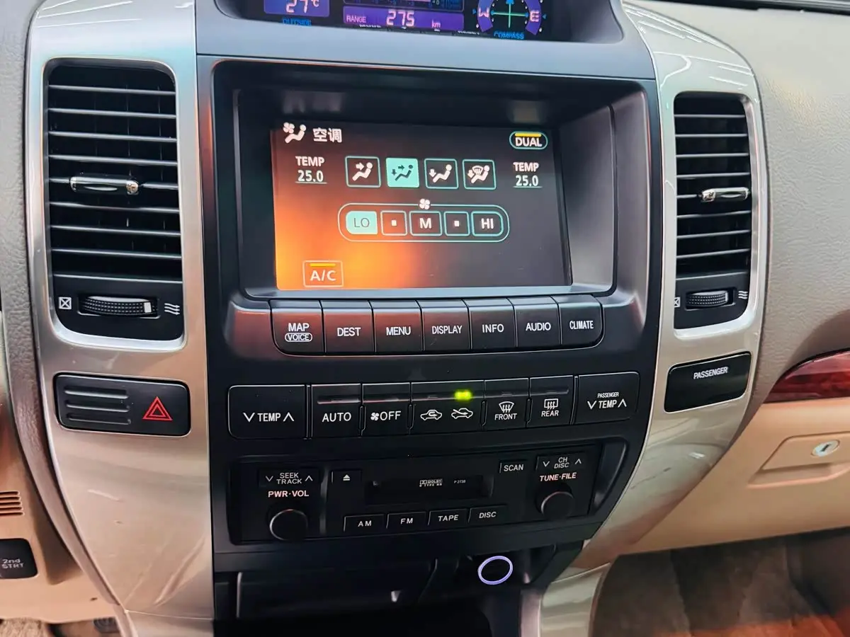 Toyota Prado 2010 — Photo 13/20