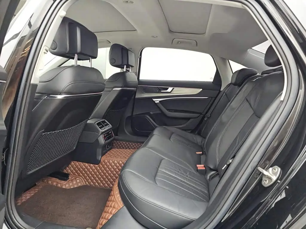 Audi A6L 2021 — Photo 13/15
