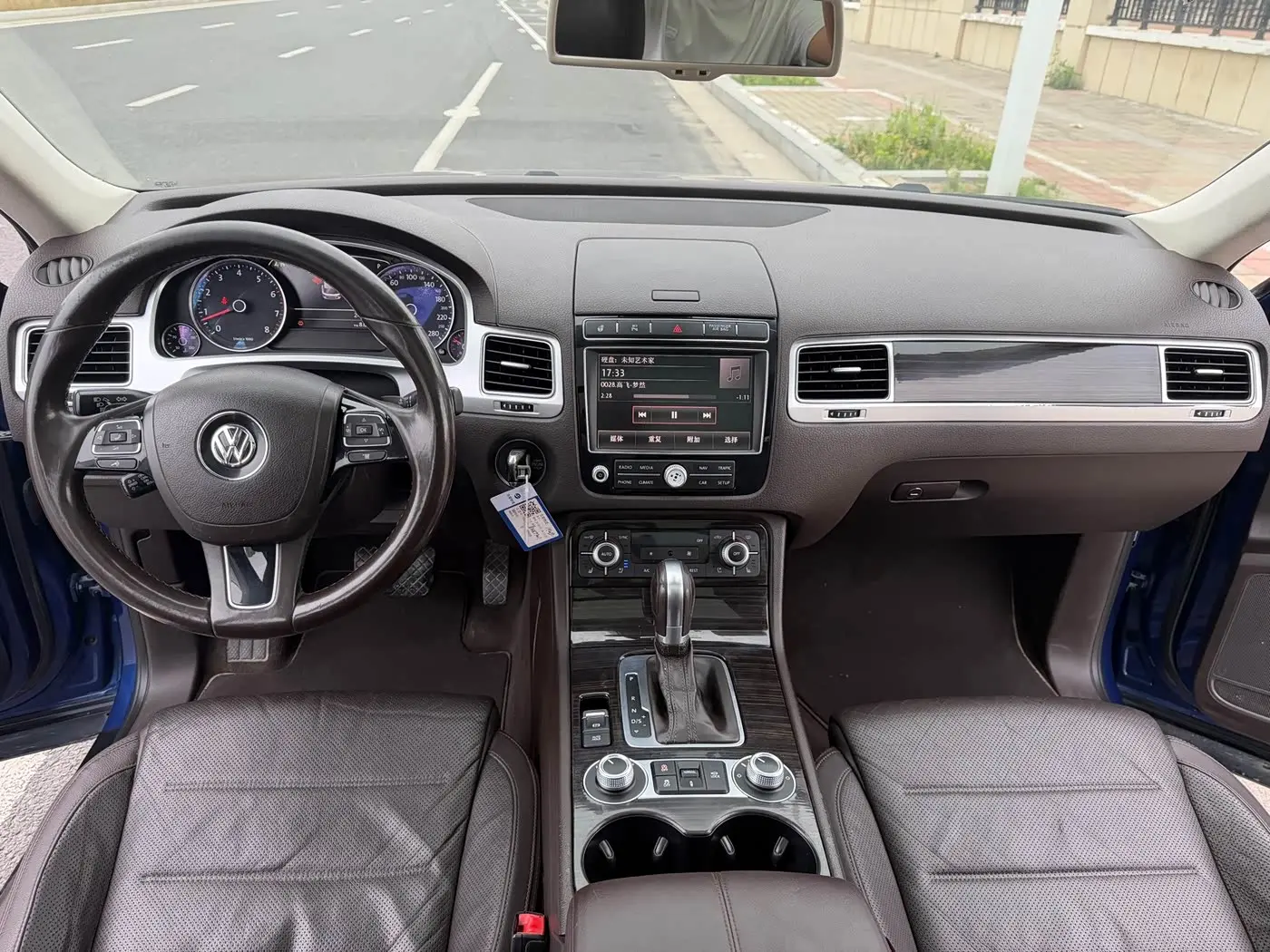 Volkswagen Touareg 2016 — Şəkil 10/13