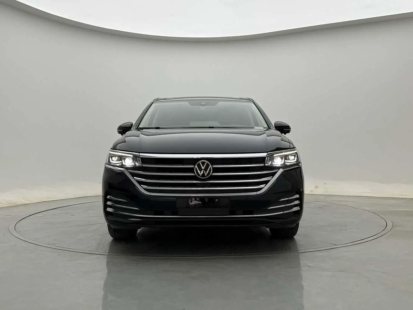 Volkswagen Viloran 2024 — Photo 2/20