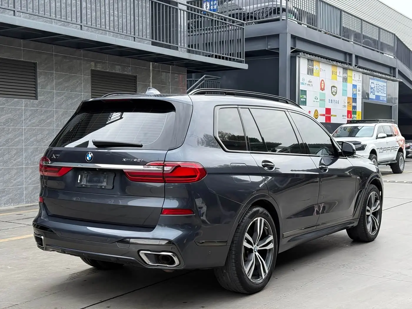BMW X7 2019 — Photo 14/15
