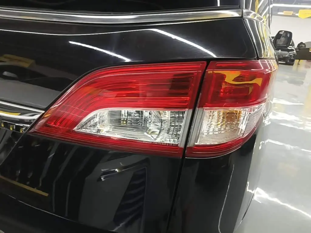 Nissan Quest 2016 — Şəkil 8/20