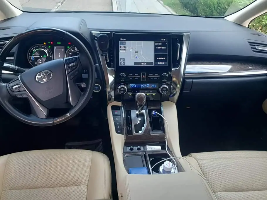 Toyota Alphard 2020 — Photo 12/16