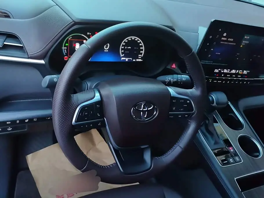 Toyota Sienna 2024 — Photo 15/16