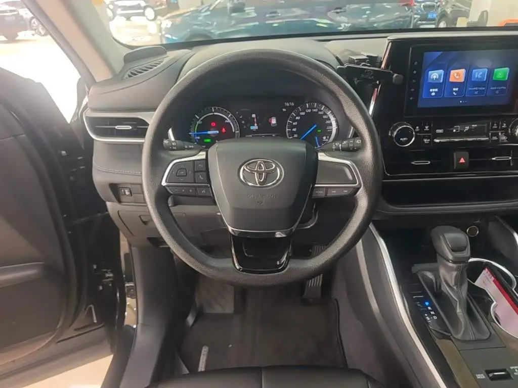 Toyota Highlander 2024 — Photo 11/20