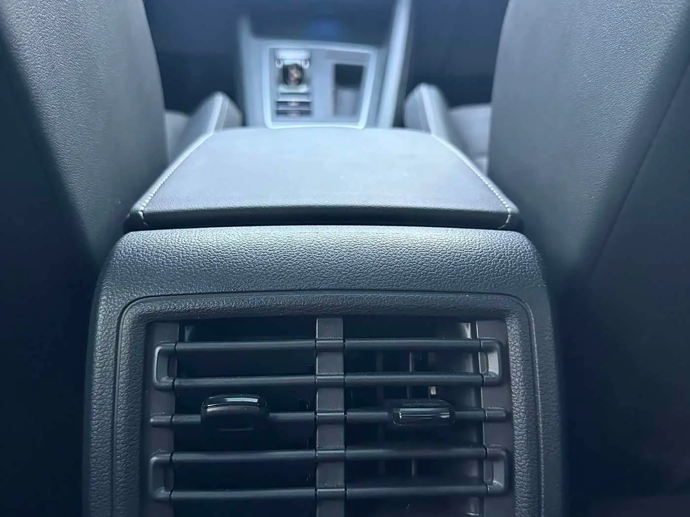 Volkswagen Golf 2022 — Photo 12/18