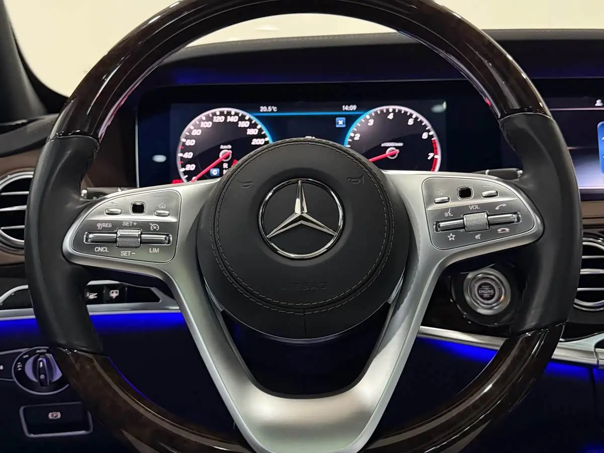 Mercedes-Benz Maybach S-Class 2020 — Photo 10/20