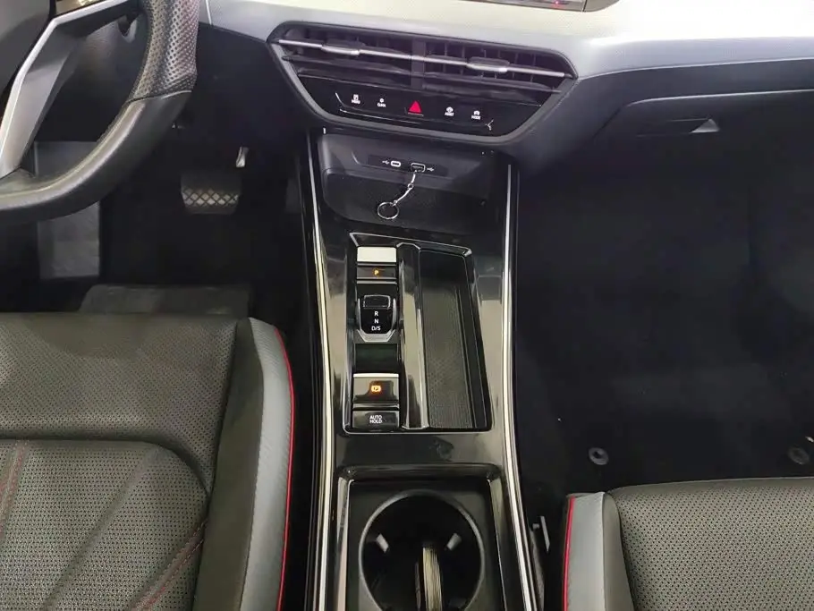 Volkswagen Lamando 2022 — Photo 16/16