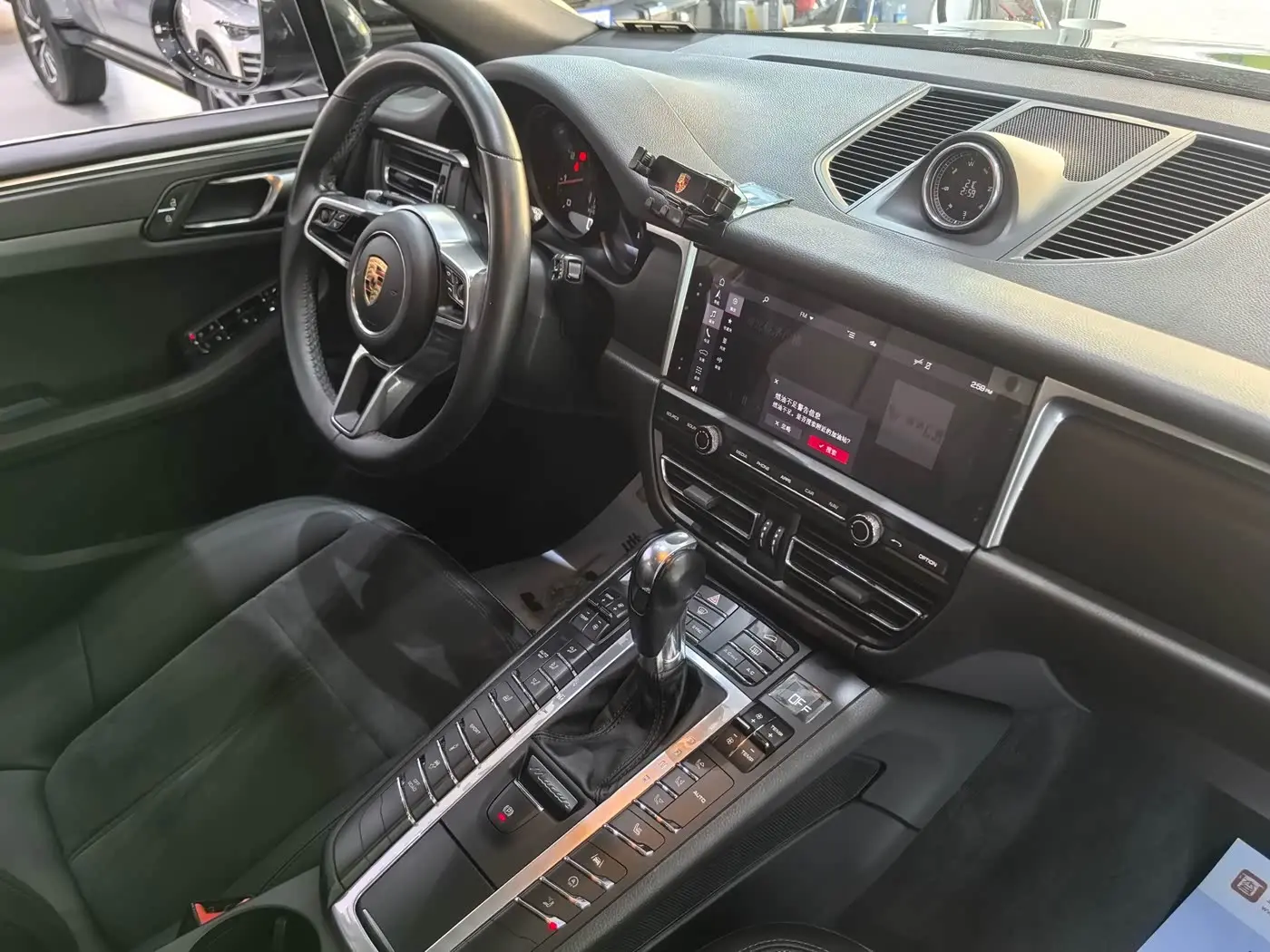 Porsche Macan 2020 — Şəkil 6/15
