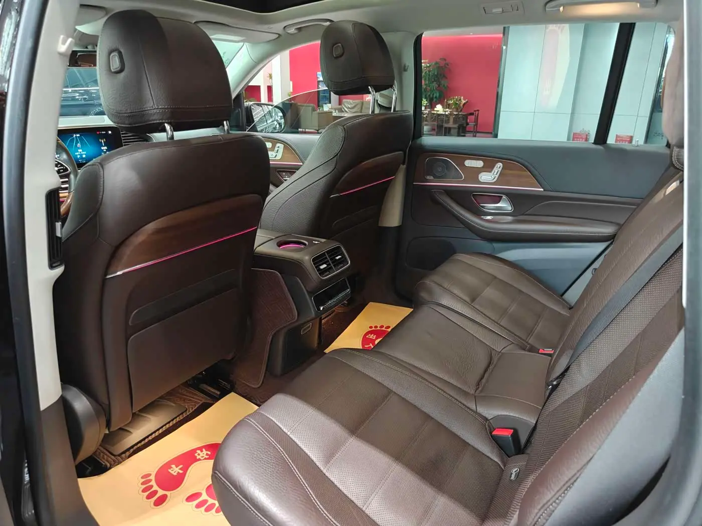 Mercedes-Benz GLS 2020 — Photo 11/17