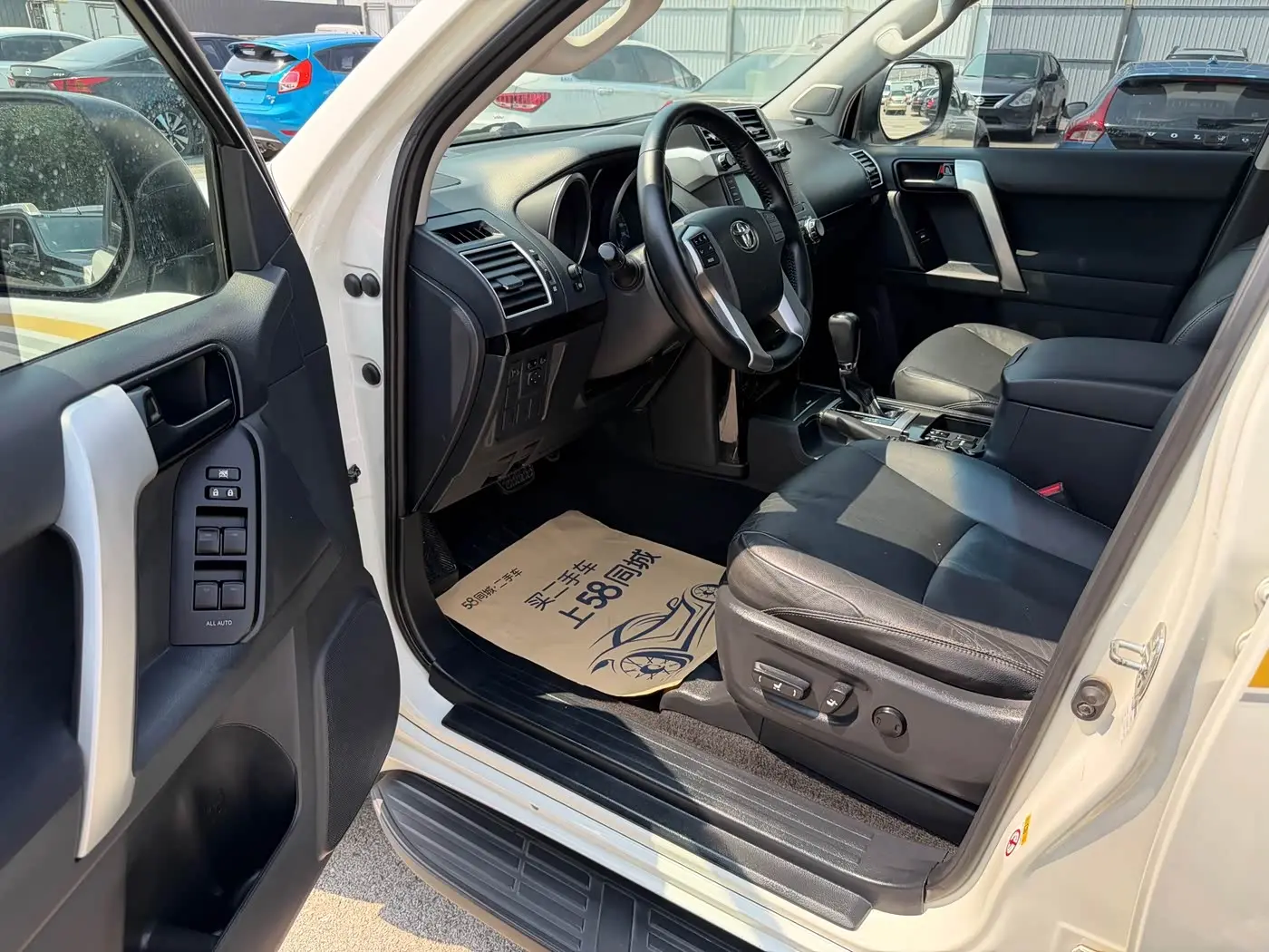 Toyota Prado 2016 — Photo 13/20