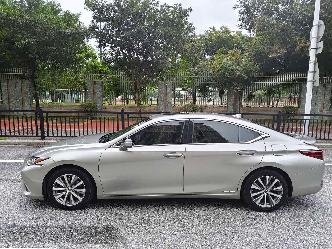 Lexus ES 2020 — Фото 7/11