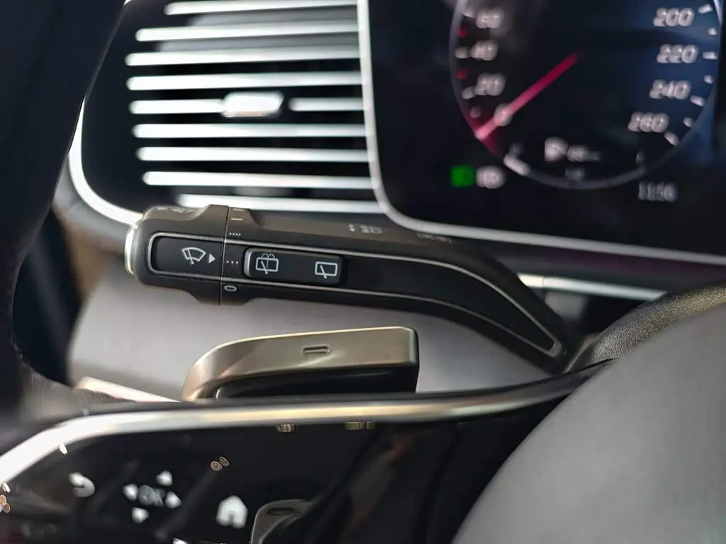 Mercedes-Benz GLE 2024 — Photo 15/20